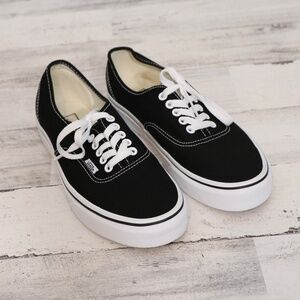 [NWOB] Vans- Authentic Shoe - Black / White Womans 9.5 / Men's 8 Classic Low Top